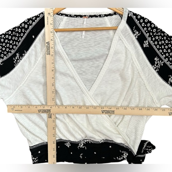 Free People Womens Auxton Thermal Waffle Black White Floral Boho Oversized Top S - Picture 6 of 9